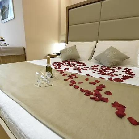 Domus Clara Konukevi Roma