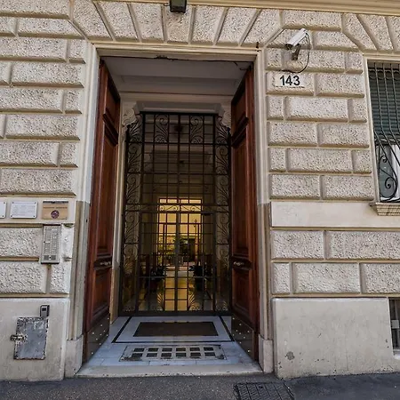 Domus Clara 3* Rome