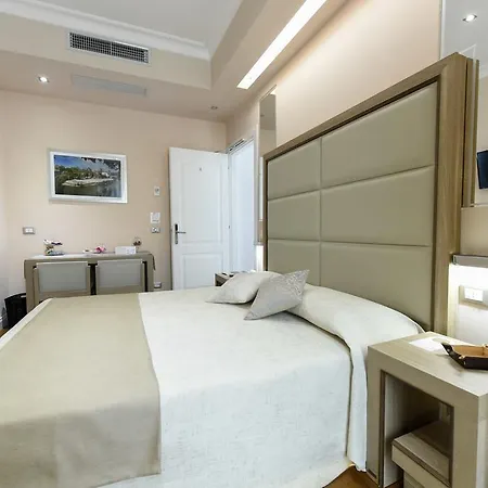 Domus Clara بيت ضيافة